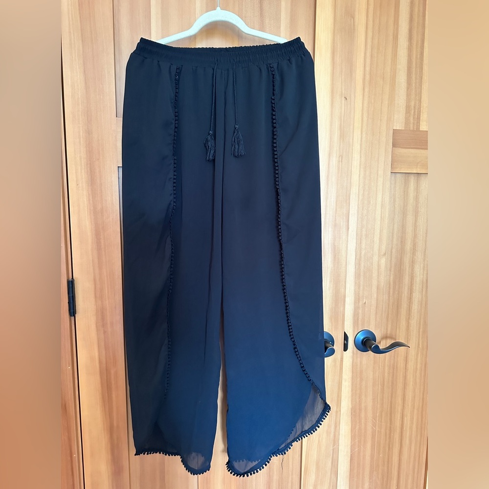 Brand New Amazon Fashion Pants Size M